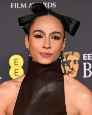 Aurora Perrineau Instagram - It’s not everyday your 🫘 Mikey ,wins a Bafta!!!! Greatest night of my liiiife
💄: @chykapuka 
💇🏽‍♀️: @hausofshee 
👗: @justinplz
