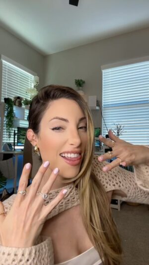 Avori Henderson Instagram - Hyping myself up for viewer games today!!!! 5pm PST! 😉 🎮 

#gamer #gaming #gamergirl #games #gamers