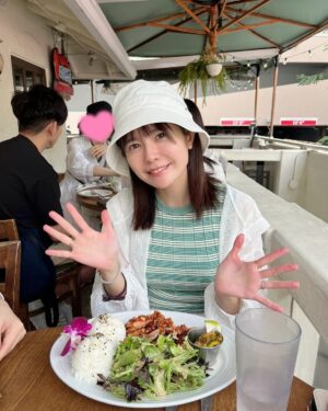 Ayana Taketatsu Instagram - ハワイ旅！オフショット📷
ガーリックシュリンプいただきました🦐
美味しかったです🤤