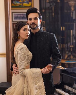 Aymen Saleem Instagram - Mehndi & Musical night🪩💃🏻🎶🥁🎤🎸🩶

A special shout out to @farazmanan for designing both our custom-made outfits in less than 3 months🪄🙏🏻☺️

30.12.23