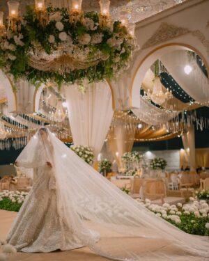 Aymen Saleem Instagram - My favourite white dress🤍

A huge shout out to @manishmalhotra05 and his entire team especially @kerzins & @sameera_khosla for putting their heart into designing both our outfits from scratch. 

@manishmalhotra05 @manishmalhotravows @pictroizzah @chhotanis @omayrwaqar @zahrasarfraz @ayraevents 

01.01.24