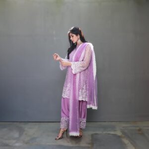 Azekah Daniel Instagram - Azekah Daniel appears absolutely radiant wearing our stunning Amethyst Set , a dazzling piece from our meticulously designed Aureate Edit featured in our Eid collection.

Secure your own piece now by visiting www.sanoberazfar.com/luxury-pret or contacting us via
WhatsApp at  92 3000881520 for further details and personalized assistance.