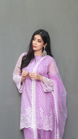 Azekah Daniel Instagram - Azekah Daniel appears absolutely radiant wearing our stunning Amethyst Set , a dazzling piece from our meticulously designed Aureate Edit featured in our Eid collection.

Secure your own piece now by visiting www.sanoberazfar.com/luxury-pret or contacting us via
WhatsApp at  92 3000881520 for further details and personalized assistance.