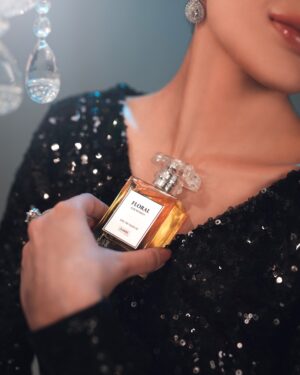 Azekah Daniel Instagram - Floral is the summer scent for you, the citrusy fragrance leaves a lasting and refreshing impression. 💫

#ziarre #azekahdaniel #floral #perfume #scentoftheday