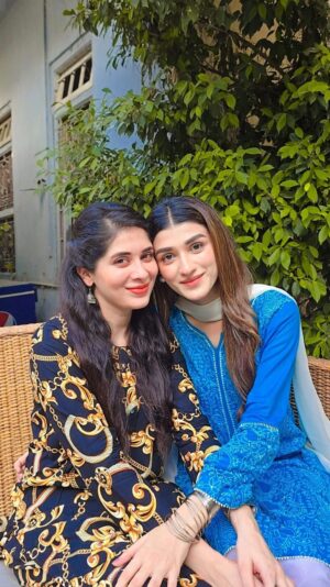 Azekah Daniel Instagram - Us lately! 🤷🏻‍♀️

Tag your talkative friend.