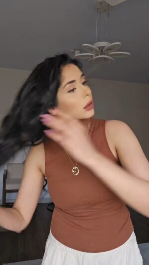 Azekah Daniel Instagram - 🩶Making Memories One Weekend at a Time 💅✨️

#azekahdaniel #weekendvibes