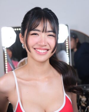 Azi Acosta Instagram - 💕Thank youuuu Make up by @justinenavato 
Hair by @eusebiobryanl_ 
Styled by @joannagee