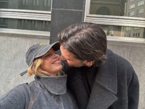 Bab Buelens Instagram - ANNIVERSARY ♾️ (the one that’s not the wedding anniversary because more reasons to celebrate = 💯) ❤️ love you x100000000