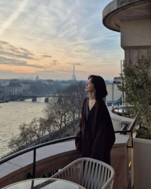 Bae Doona Instagram - Thank you @lemaire_official for having me for 2025FW collection. I enjoyed every moment walking on your runway with your beautiful outfit on. 

#lemaire #lemaire2025FW #르메르