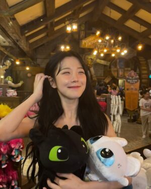 Baek Ji-heon Instagram - 🎠