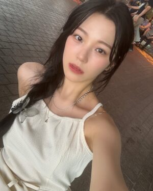 Baek Ji-heon Instagram - 📷📸
