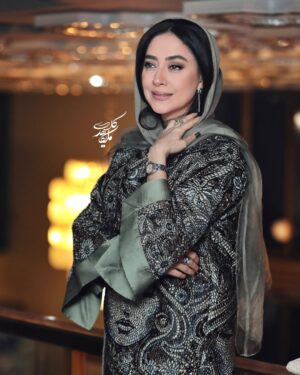 Bahare Kianafshar Instagram - .
حضور در ایین رونمایی از پلتفرم شیدا
در تالار وحدت 
‏@sheyda.vod 
.
عکس 😍
سپیده عبدالحی
@sepide.abdolhay 
ملیکا کلهری
@melikakalhori 
.
لباس غزاله عطاپور
‏@daphne.iran 
میکاپ سالومه زرندی نیا
‏@makeupbysaloume 
اکسسوری نینا سعید
‏@noungold