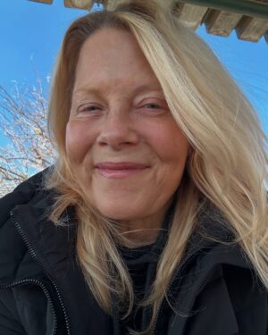 Barbara Niven Instagram - I had a Mimi day Saturday, watching games and cheering on my grandkids. These little human beings are growing up fast. I am blessed by the lessons they teach me. No matter what else is happening, children put everything into perspective don’t they? What have your children and grandchildren taught you? #mimilife #grandkids ds