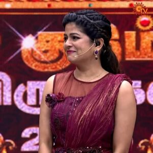 Bavithra B Instagram - Enga veetu ponnu receiving an award is so special 🥺❤️

#SunTV #SKV2025 #SunKudumbamViruthugal2025 #SunDigital