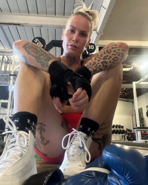 Bec Rawlings Instagram - Manic is an understatement.