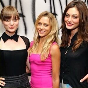 Bella Heathcote Instagram - Teresa Palmer was my first friend in LA*
I moved here in May 2010 and met her that weekend at a BBQ. She immediately took me under her wing, telling me how lonely her first years had been in LA and set me up on friend dates with all her mates while she went off to shoot I Am Number Four.
This past Friday night she received the Excellence in Film and Television award @gdayusa 

I couldn’t think of a more deserving recipient. She’s a beautiful actress, mother, friend and human.

Oh and today’s her birthday!!! (Not in the US, I know, but she’s in Australia i.e. the future)

Happy birthday and congratulations beauty @teresapalmer 

*I met some excellent humans during pilot season 2010 but then they all went back to Australia 😔