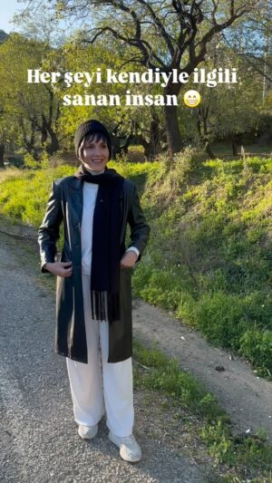 Bengi İdil Uras Instagram - Her şeyi kendiyle ilgili sanan insan 😁 Var mıdır etrafınızda ? :)))
