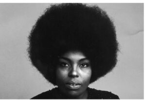 Bernadette Peters Instagram - When  Roberta Flack sang First Time ever I saw your Face ,,, I had to choose when I d play it because if I started I had to play it over and over and over ,,, yes killing me softly with her song. ❤️ RIP and  forever grateful Roberta