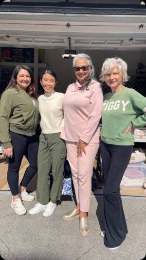 Beth Broderick Instagram - On set with some fun gals!