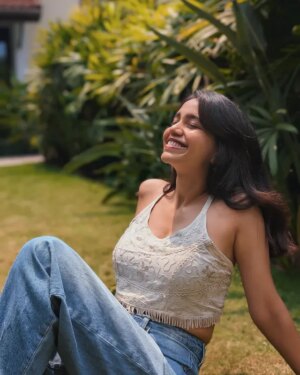 Bhagyashree Limaye Instagram - ☀️🌻🌊♥️ thanks to the emojis! 🏝️
.
.
#goa #teampixel #summer #summeroutfit