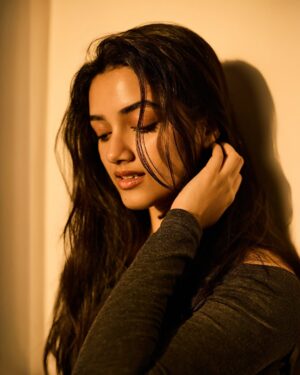 Bhagyashri Borse Instagram - .
‘Your dreams are far too grand,’ they say..
Afraid to chase, they turn away..
But I see magic.. vast and free,
A galaxy that calls out to me..🌌🪐