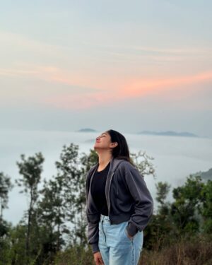 Bhavya Gowda Instagram - This place has my whole heart 🥺❤️

bhavyagowda670 #geetha #bhavya #bhavyagowda670 #geetha #kannada #kannadathi #coffee #coffeeblossom #nature #naturevibes #natureescape