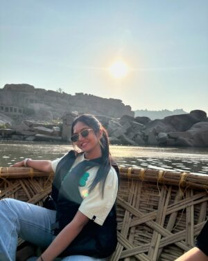 Bhavya Gowda Instagram - ✨

#bhavyagowda670 #geetha #bhavya #bhavyagowda670 #geetha #kannada #kannadathi #kannadasongs😘😘🎶🎶 #hampi #hampidiaries #hampitourism #historical #bb #bbk11