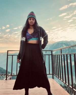 Bhoomi Shetty Instagram - Pause. That trip you’ve been planning? That place you’ve been dreaming of? Just go. Book it. You won’t be this age again. Stop waiting for the right time, the right company,just follow your heart. Breathe, explore, live. Trust the process, because in the end, everything falls into place. Be wild, be free, and let life happen.
.
.
.
#alittlebrowngirl #bhoomishetty #solotraveler #mountains #himachal #explorer #gratidão #moment #liveauthentic #simpleliving #joy #nature #snow