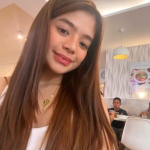 Bianca De Vera Instagram - Hello September ❤️‍🩹