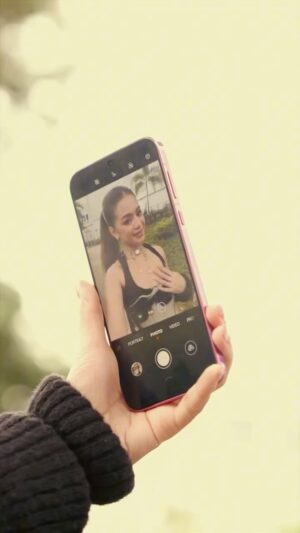 Bianca De Vera Instagram - Fashionable, Chic, and Sleek with my Huawei Pura 70. 🩷@huaweimobileph 😉