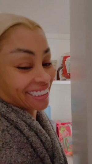 Blac Chyna Instagram - I'm the ultimate hide and seek champion... I crushed every round! At one point I even fit in the bathroom cabinet 😂