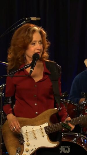 Bonnie Raitt Instagram - In light of the 9 year anniversary of the release of Bonnie’s album, Dig In Deep, here is a throwback to the band’s “lunch hour” set from Amazon headquarters back in April 2016. Covering the INXS hit, “Need You Tonight” with her own arrangement was something Bonnie had in mind to do for a long time. To listen to the full album visit link in bio.