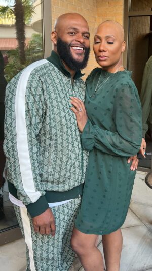 Brely Evans Instagram - Last Call to being SINGLE!! Screaming Congratulations to my Sissy @itowandabraxton and my bro @kingladybug Yall take care of eachother now!! You know you just signed up to wipe each other’s old asses…..100 years from now🤣🤣❤️❤️💍💍 I love you to LIFE! There is nothing better than marriage to a REAL FRIEND 💪🏾💪🏾and yes I had to use Sissy Traci song she is with you 💚#walkingdownthehall