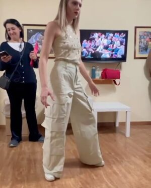 Brenda Lodigiani Instagram - ♥️Step♥️

Trucco e Parrucco @_saradistefano_ 
Styling @flavialiberatori_ @elenabrozzistylist 
Outfit @isabelleblancheparis 

@fdx🩷