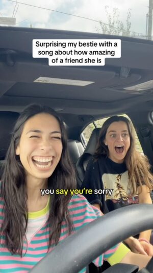 Brooke Alexx Instagram - Comment “friend” and I’ll dm you the presave link 😘
.
#reaction #reactionvideo #singersongwriter #friendship #girlhood #friendshipgoals