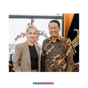 Bunga Citra Lestari Instagram - "Hari ini, saya berkesempatan menerima tamu spesial di ruangan saya! @arielnoah @agnezmo @kuntoajiw @armandmaulana04 @itsmebcl @raffinagita1717 , teman-teman musisi hebat yang datang untuk berdiskusi tentang hak cipta musik. Kami juga berbagi cerita dan tertawa bersama saat makan siang. Terima kasih atas kehadiran kalian! Semoga diskusi kita hari ini dapat membawa perubahan positif bagi industri musik Indonesia. #HakCiptaMusik #IndustriMusikIndonesia #MenteriHukum"