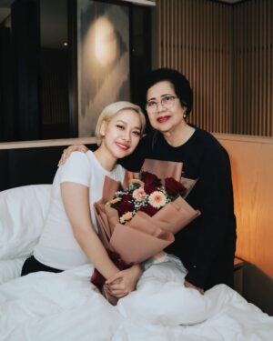 Bunga Citra Lestari Instagram - Still smiling from last night…
Thank you, my annoyingly cute husband @tikoaryawardhana  for arranging this beautiful surprise for me beserta pre birthday dinner and spa treatmentnya 😘
And @noah.sinclair , thank you for making Mommy smile by coming here, even when you were tired.. That means so much to me..
Terima kasih juga untuk Oma @emmymuchlis dan semua yang sudah datang..
You guys truly made me so happy..

It was such a beautiful surprise, and I feel so loved,
and just really, really grateful.. ❤️