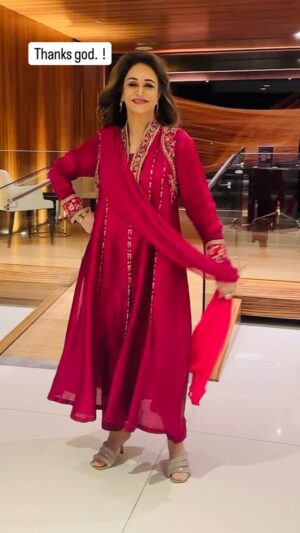 Bushra Ansari Instagram - Mina hassan ! Love u