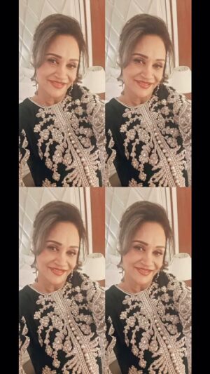 Bushra Ansari Instagram - Gana to kamal  hay he magar mausam@bhi kam nahi. !