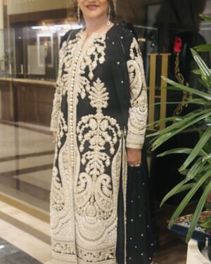 Bushra Ansari Instagram - Thanks Rizwan beig for your beautiful out fit . Loved it!!!
