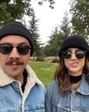 Camila Hirane Instagram - JDI 🕊️🍸💎
morí, no es la primera vez, son varias veces ya, aún así es difícil… lo bueno de morir es revivir en otra vida.
gracias a los amigos, a los que están aquí en las fotos y a los que no aparecen, gracias a todos los que trabajaron en este proyecto, gracias por los buenos momentos, por el aprendizaje y sobre todo gracias a todos los que nos ven desde sus casa, queda lo mejor aún! ❤️‍🔥