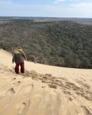 Camila Raznovich Instagram - Dune de Pilat….amazing place! #dunedepilat #france #ustime❤️ #timeoff #discovering