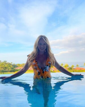 Camille Anderson Instagram - Grateful for another year, grateful for health, grateful for amazing family and friends who show up, grateful for the wisdom I gain every year, grateful for all of you. ❤️ Birthday reflections run deep and I’m so appreciative for the good humans in my life! Thank you ❌⭕️