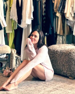 Camille Guaty Instagram - Just another day at the office with @shophunted @mrsmaggieryan and @annika_beee 

Excited things to come!!