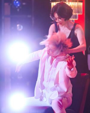 Carina Lau Instagram - Let’s dance!  #tango 💃🏻
#香港式離婚 #舞台劇 
#試探愛的法規 #滙豐保險 摄影： @swkit 
發型： @ken___hui 舞蹈： @vladislavdoronin_ @studio9dvrw