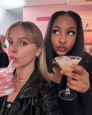 Carla Hugon Instagram - dump de ces derniers jours la dernière c’est cadeau <333 🥲