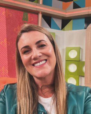 Carlota Corredera Instagram - Carrusel de mi pasado miércoles en @rtvecatalunya 🎠📺
1. Llegada
2. Preparada para L’altaveu
3. “La cheloteca” 
4. En la sala de los espejos de #59segundos
5, 6 y 7 Dos grandes referentes profesionales, ¡qué suerte la mía! 🤩🌟
8 y 9 Selfies a pie de micro
10 Con mi admirada @torrentenatalia: VALIENTE! 💜
11 Mis espectadores me ven en @la2_tve