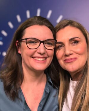Carlota Corredera Instagram - Carrusel de mi pasado miércoles en @rtvecatalunya 🎠📺
1. Llegada
2. Preparada para L’altaveu
3. “La cheloteca” 
4. En la sala de los espejos de #59segundos
5, 6 y 7 Dos grandes referentes profesionales, ¡qué suerte la mía! 🤩🌟
8 y 9 Selfies a pie de micro
10 Con mi admirada @torrentenatalia: VALIENTE! 💜
11 Mis espectadores me ven en @la2_tve