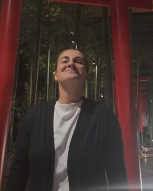 Carlota Corredera Instagram - Carrusel en @ikono.es 🎉🎊🎈

1. Confeti
2. Camuflada
3. Farolillo
4. Bosque de bambú
5. Iluminada
6. Alas
7. Tra, tra
8. Lámpara
9. Lámparas
10.  Más alas
11. El árbol de los deseos
12. Bolas
13. Ojiplática