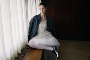 Carlota Guerrero Instagram - Esther wearing a preview of ss25 seen by @carlota_guerrero and @annasantangelo 

Photography @carlota_guerrero @nicolasferiche 
Production @eldiadespuesdehoy_ 
Stylist @annasantangelo
Casting @juliaasarocasting 
Movement director @guillemjimenezz
HMU @manuelapane